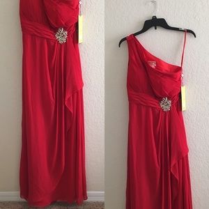 Long red dress with sequin patch